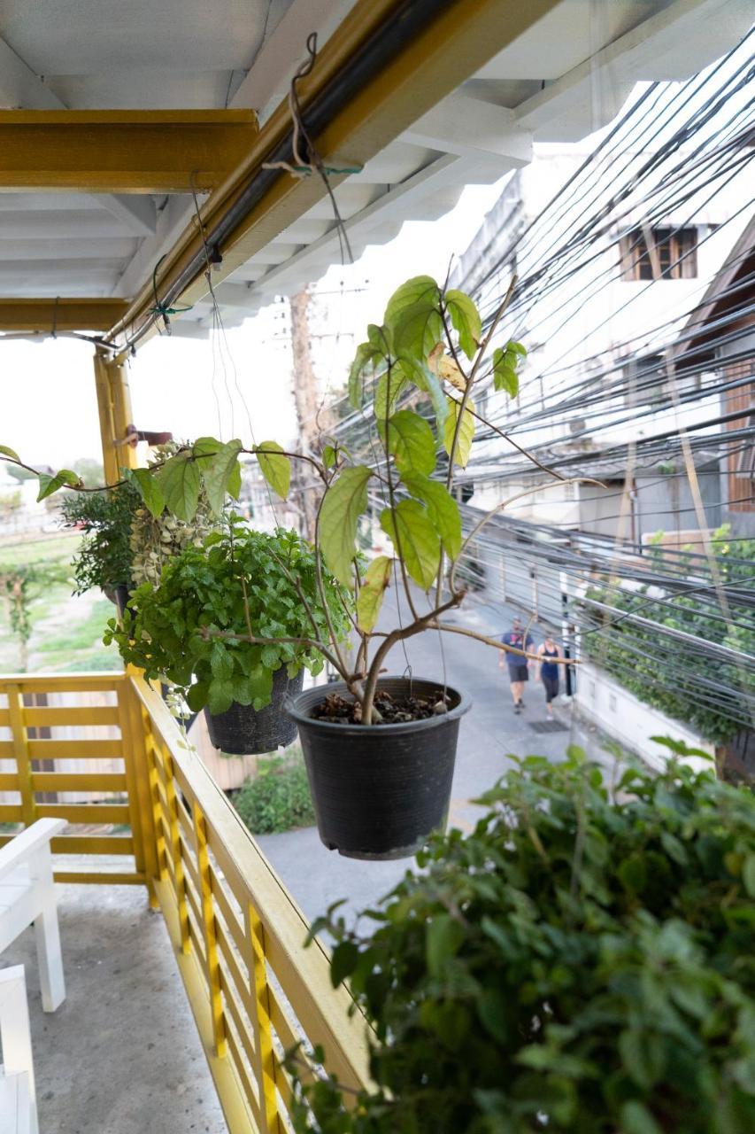 Past Tense Hostel Chiang Mai Exterior photo
